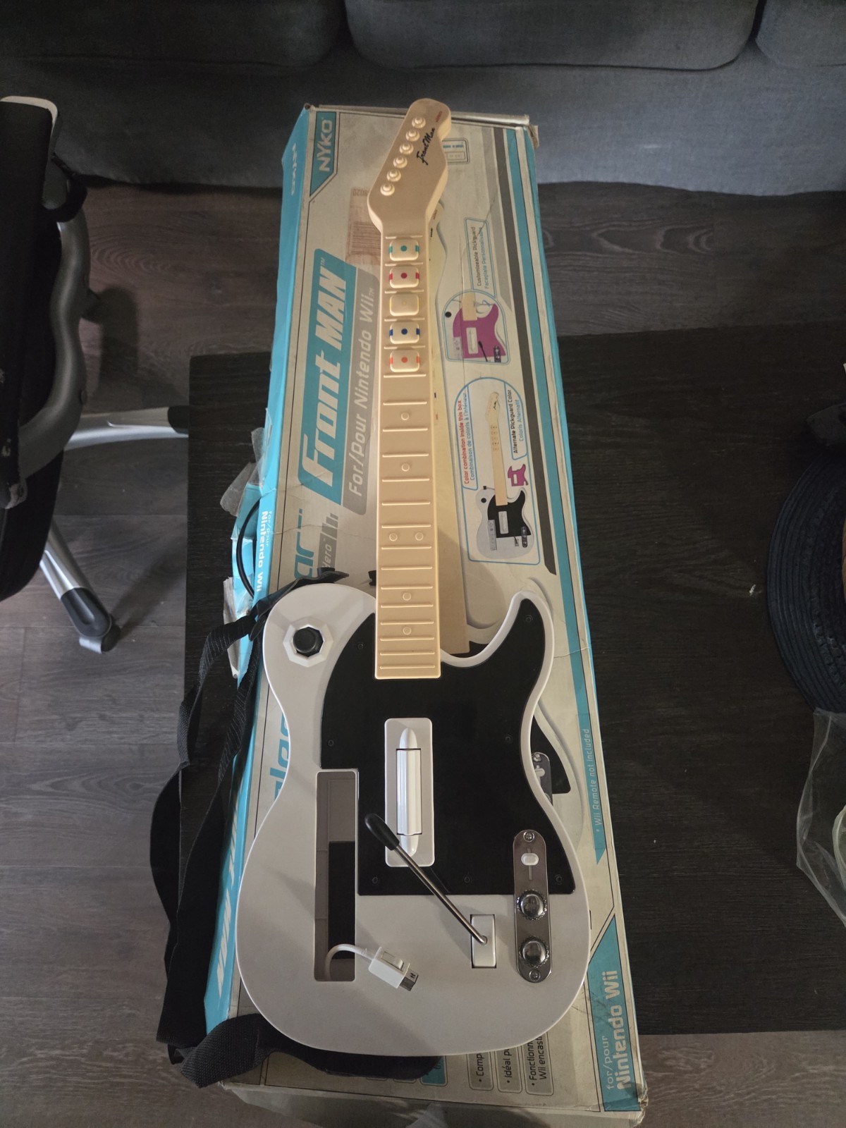 Nyko Front Man Nintendo Wii Guitar Hero Controller White & in Box