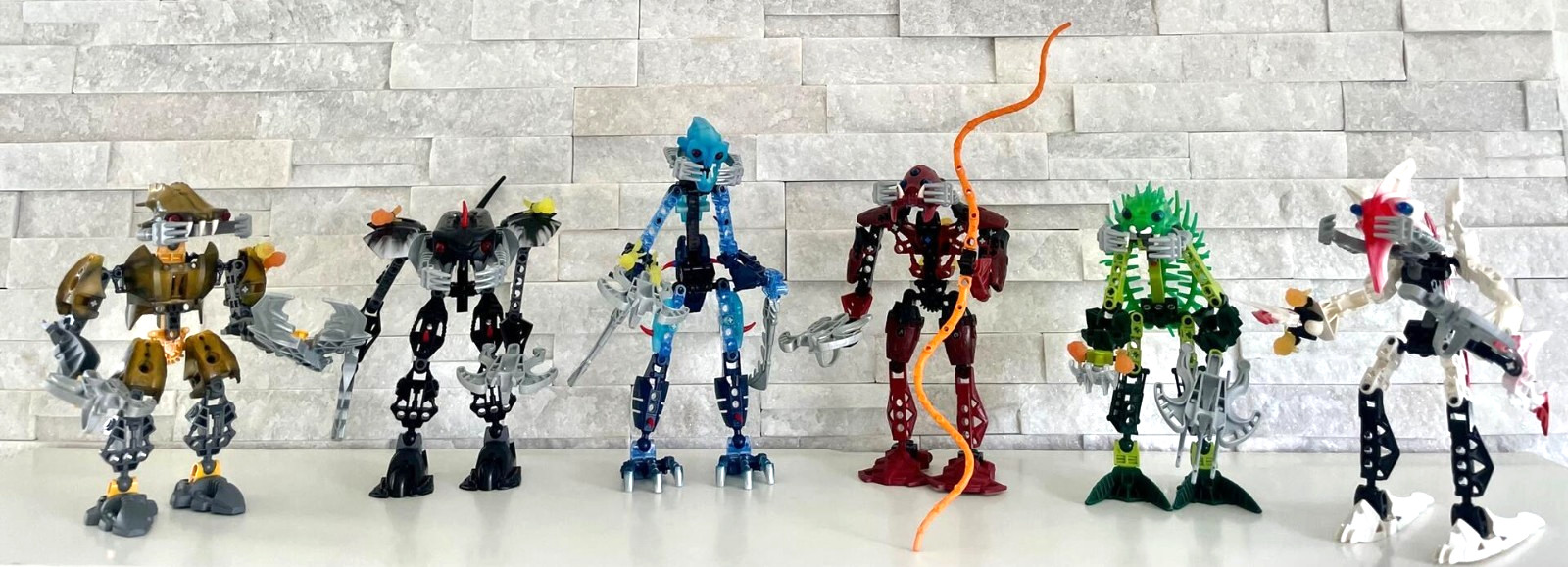 Bionicle Barraki: 8916 , 8918 , 8919 , 8920 , 8921 w/2 Squids . Complete .