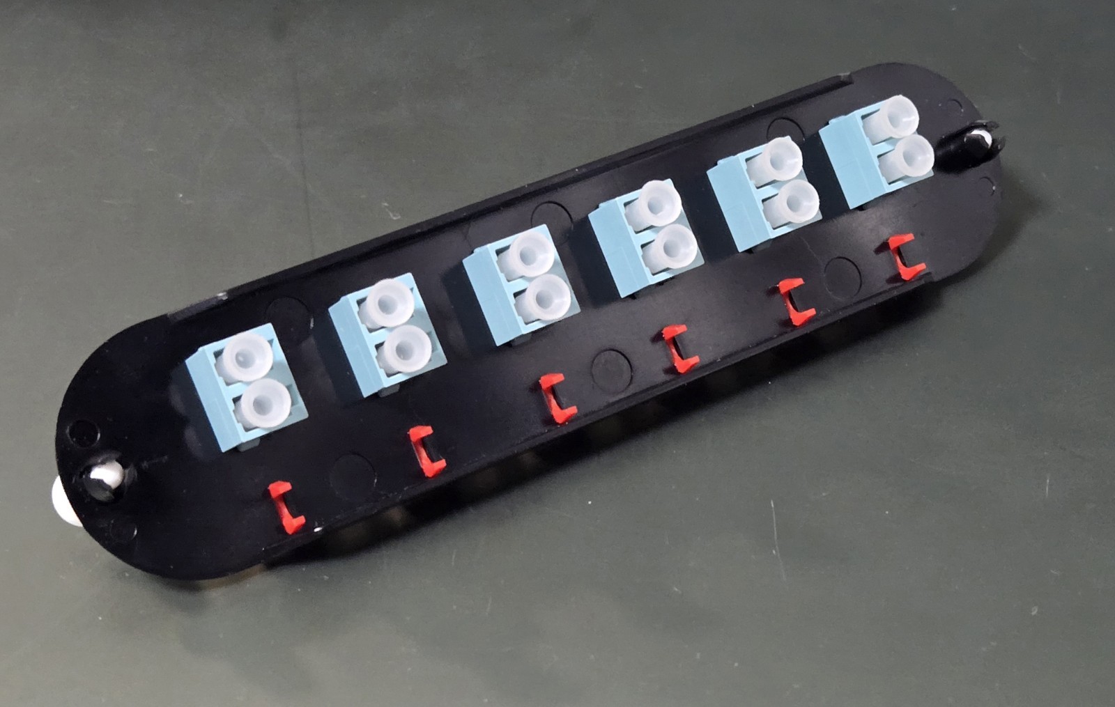 Corning CCH-CP12-E4 Patch Panel,6 LC Duplex 10Gig Aqua OM3/OM4 Adapters Open Box