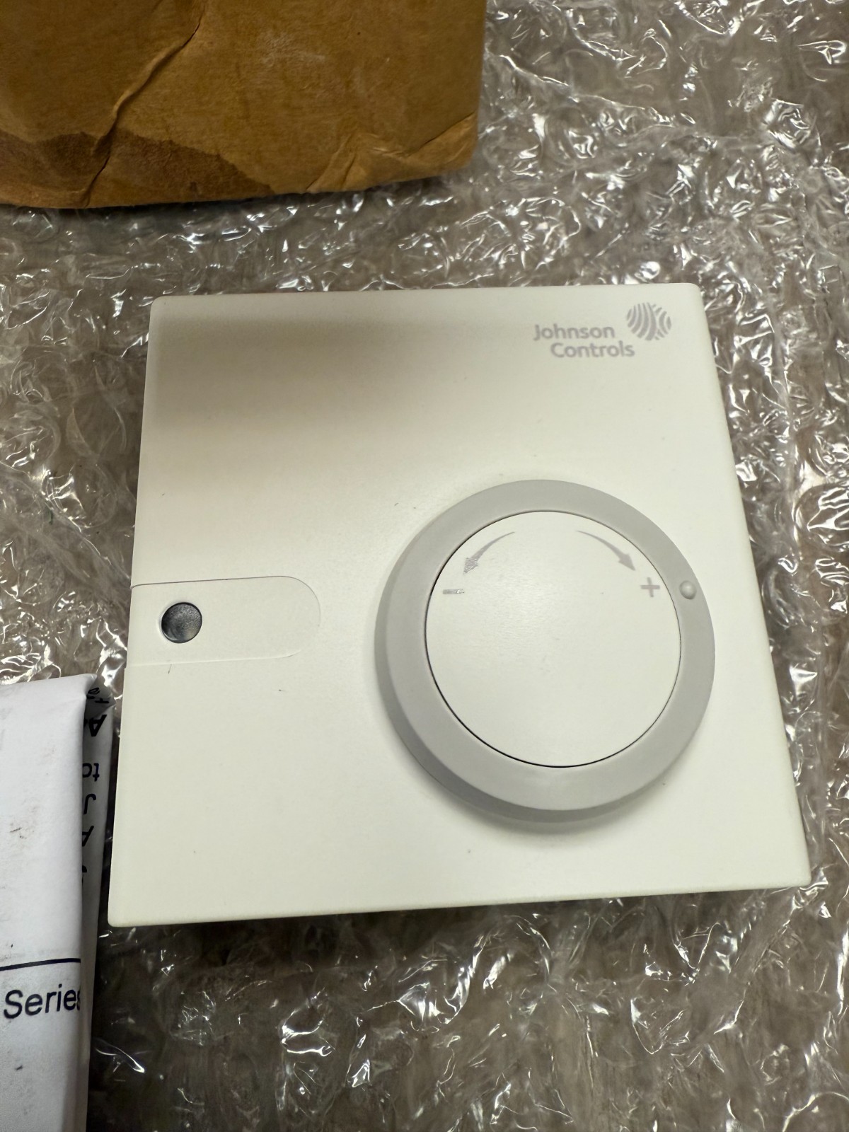Johnson Controls TE-68PT-1N00S Wall Mount Temp Sensor White NEW