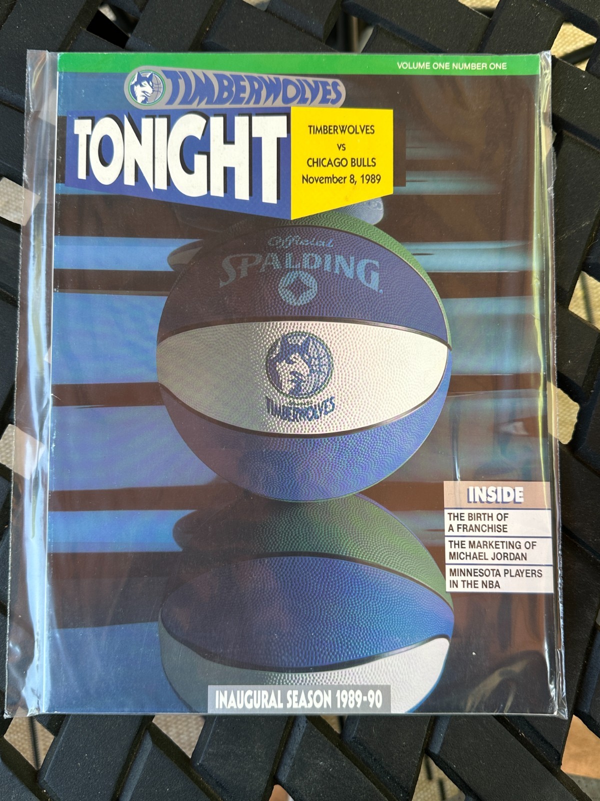 1989 MINNESOTA TIMBERWOLVES INAUGURAL SEASON 1ST HOME PROGRAM VS CHICAGO BULLS