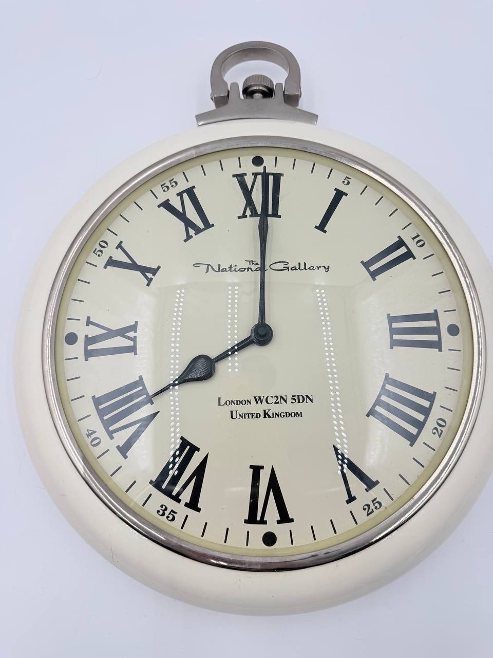 The National Gallery London WC2N 5DN United Kingdom wall clock measures