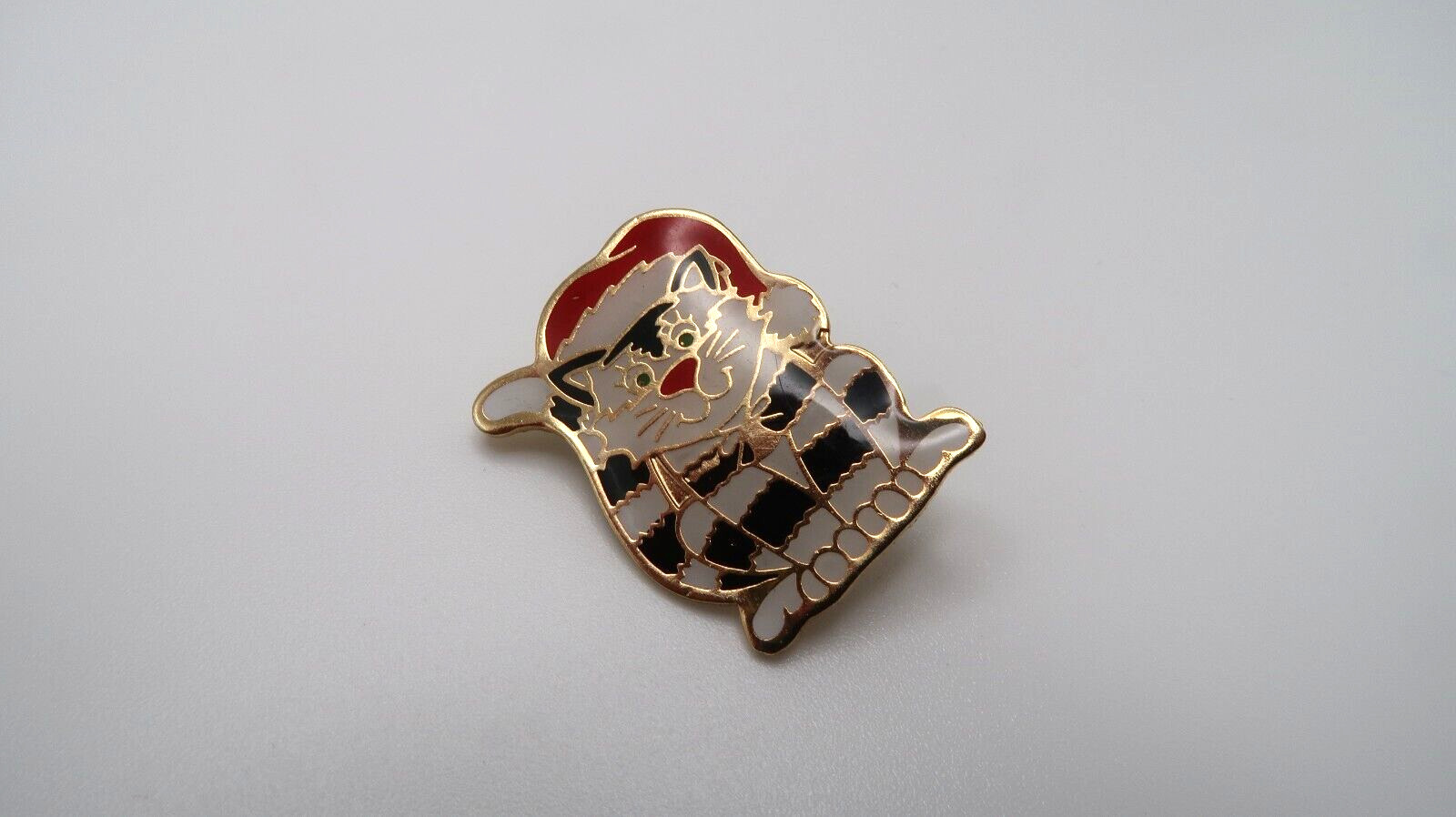 Vintage Cat Christmas Hat Lapel Pin 2.5cm BB13