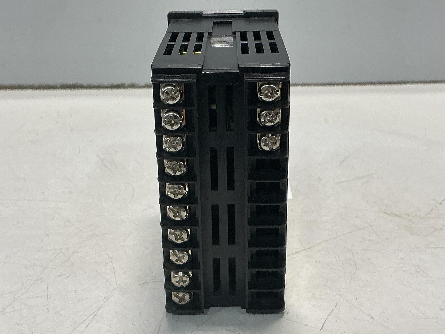 ARICO TECHNOLOGY V200 TEMPERATURE CONTROL USED #151803