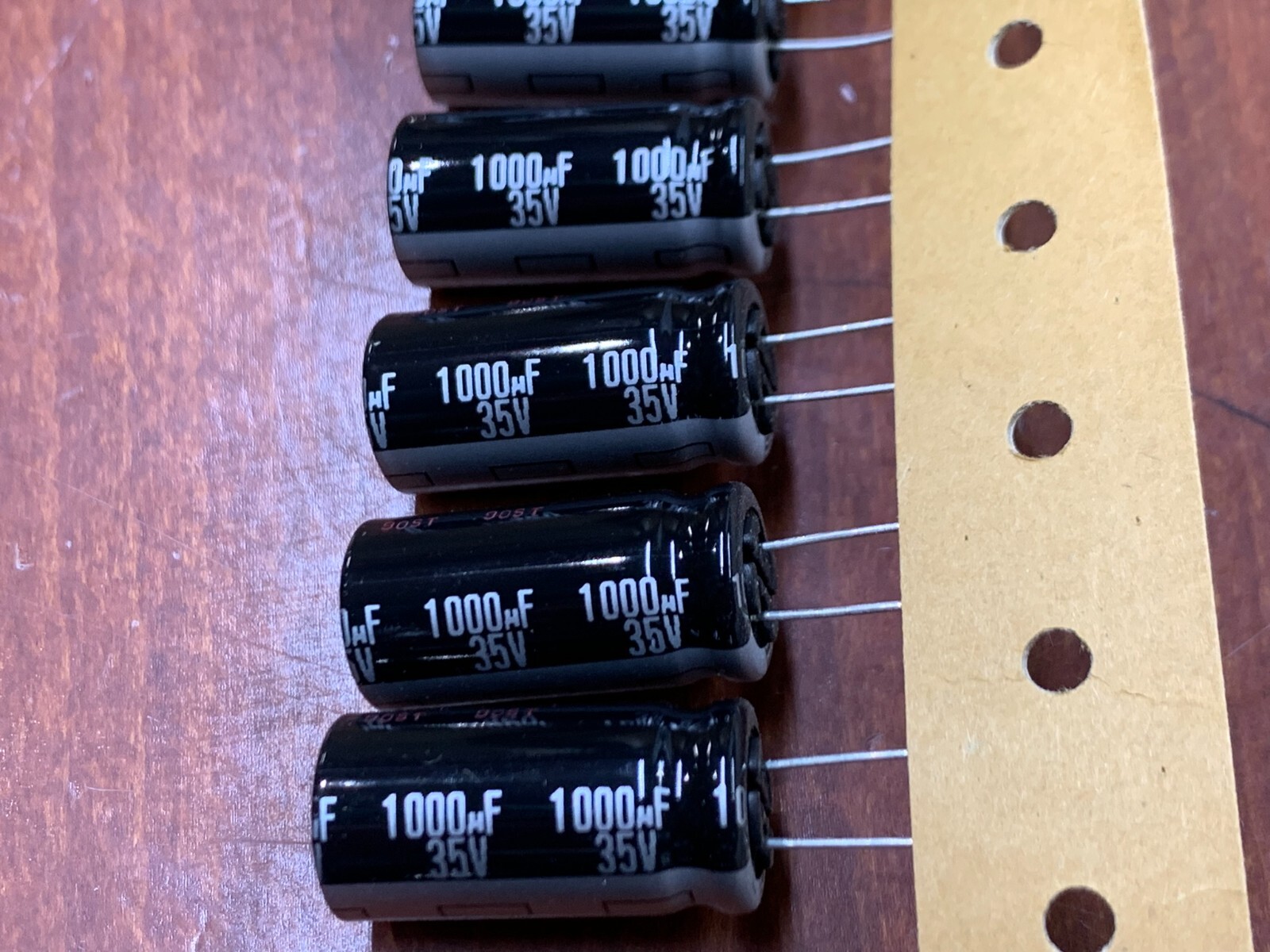 50-PCS Panasonic Aluminum Electrolytic Capacitor 1000uF 35V Radial EEU-EB1V102B
