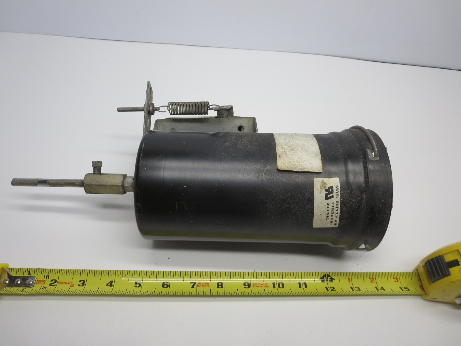 Ruskin Division 331-2961 Pneumatic Actuator  W/Positioing Relay Used See Pics