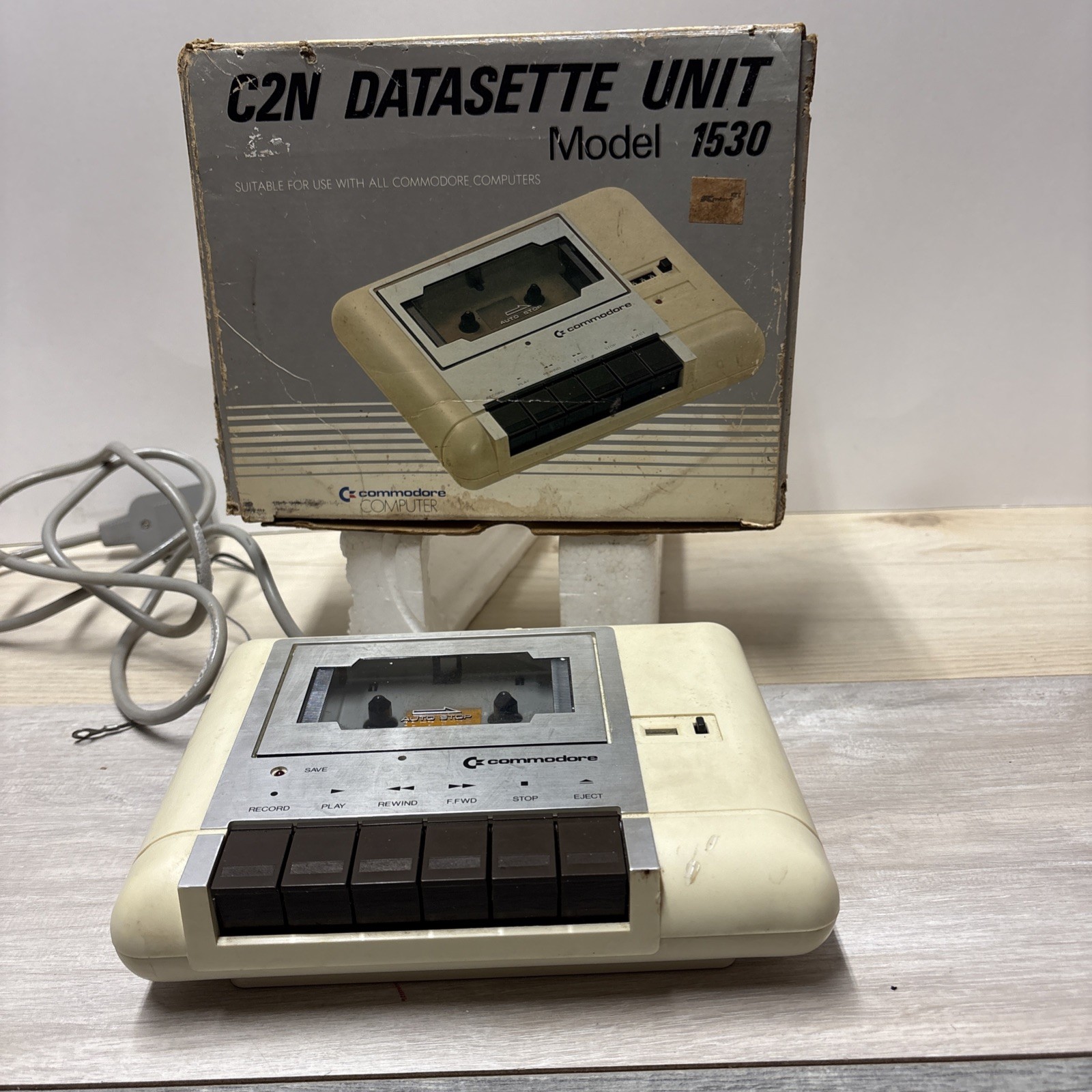 C2N Datasets Unit Model 1530 Commodore Computer With Box No Manuals UNTESTED