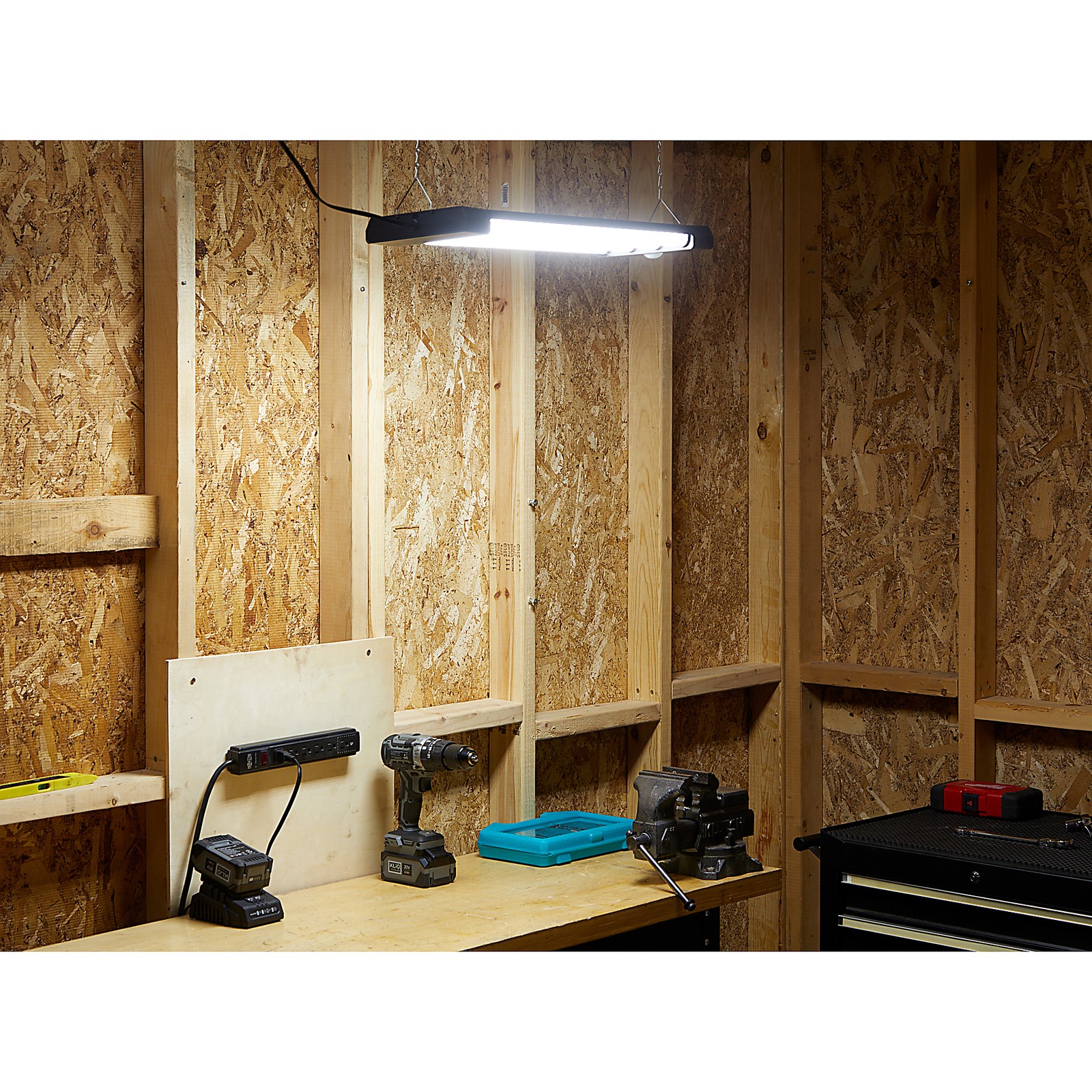Strongway 7000-Lumen Linkable LED Shoplight