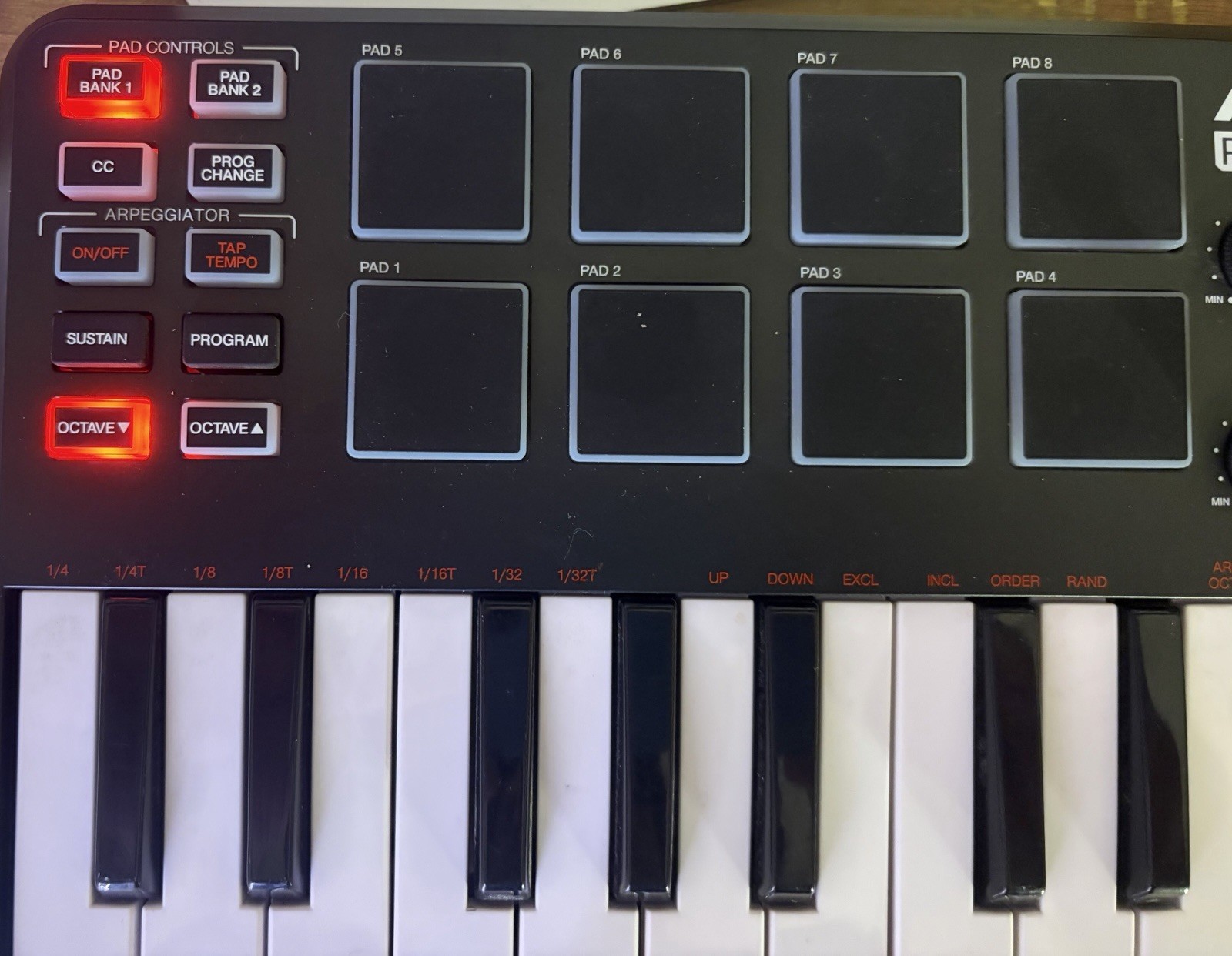 Akai MPK Mini MK1 USB MIDI Keyboard Controller Fully Tested All Keys Pads Work