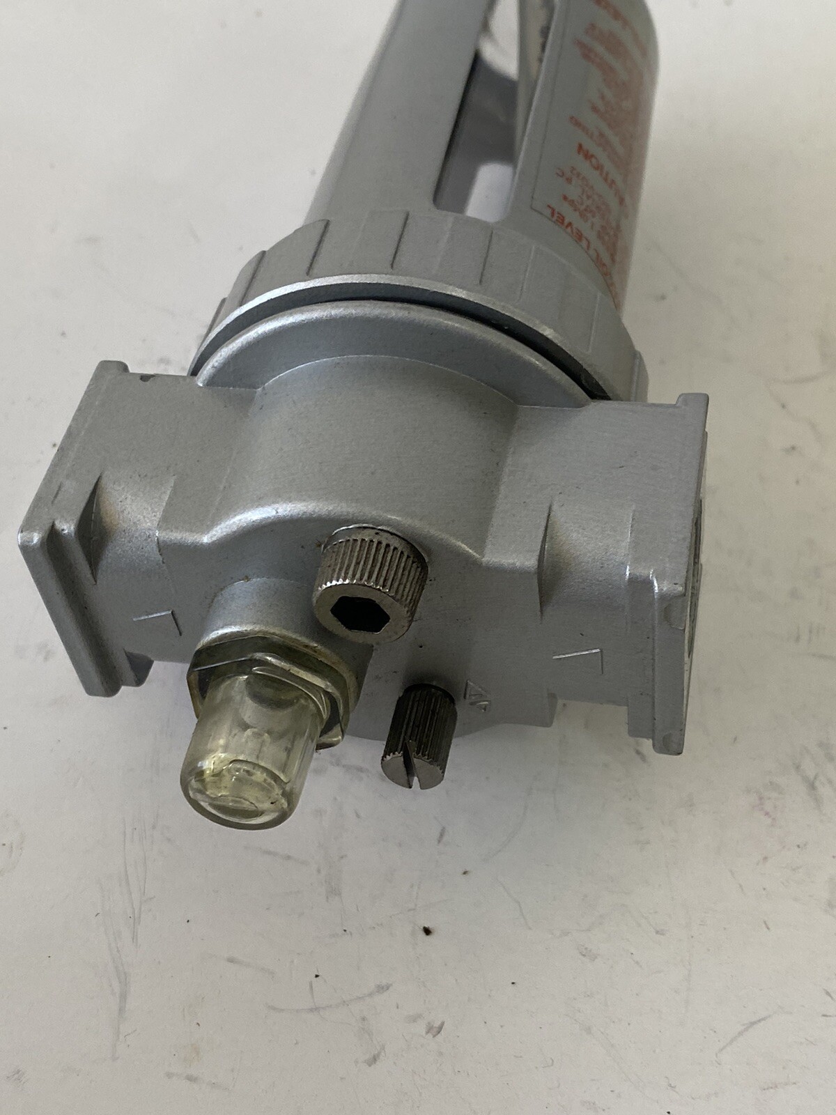 THB L803 LUBRICATOR - 3/8" FNPT / 88 CFM