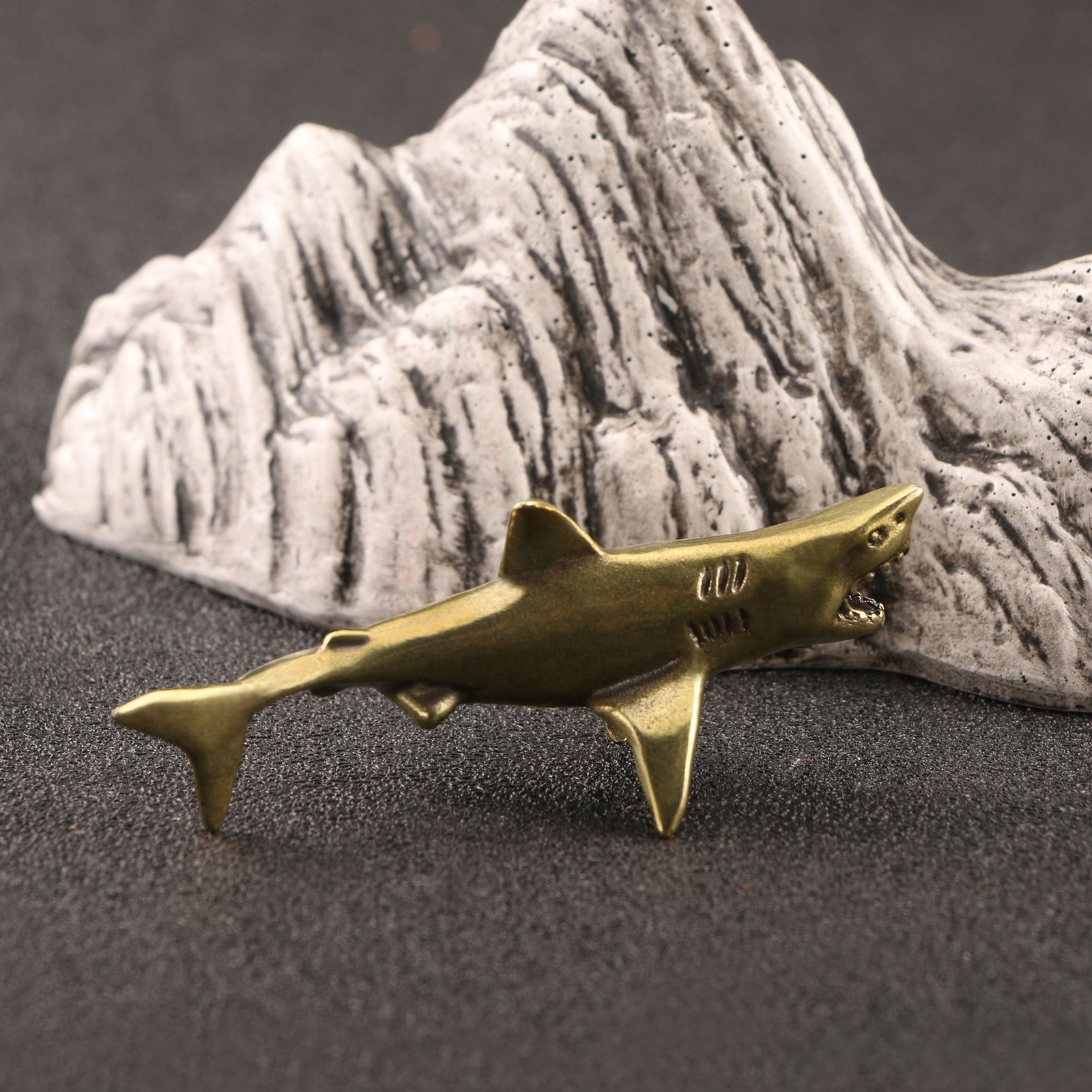 Solid Brass Shark Statue Ornament Home Decor Statue Animal Collectibles*