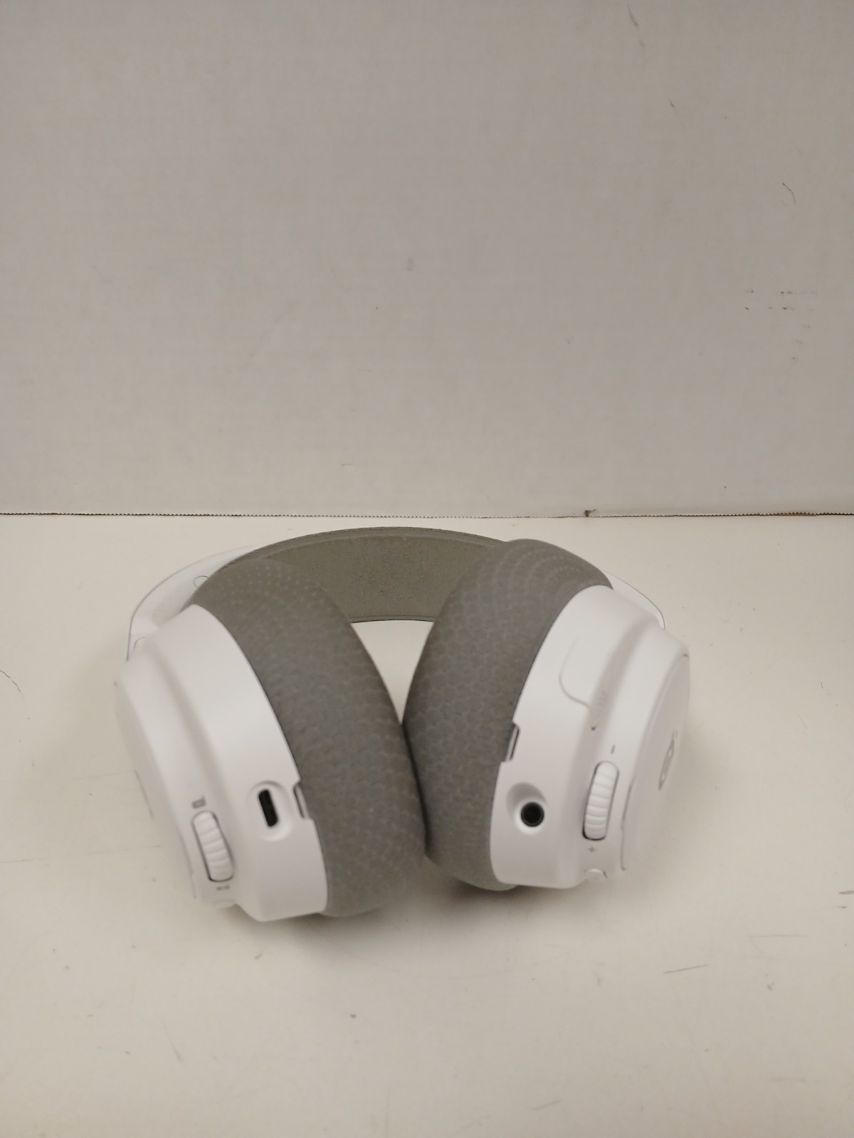 Steelseries Arctis Nova 7P Gen 2 Wireless Gaming Headset, White
