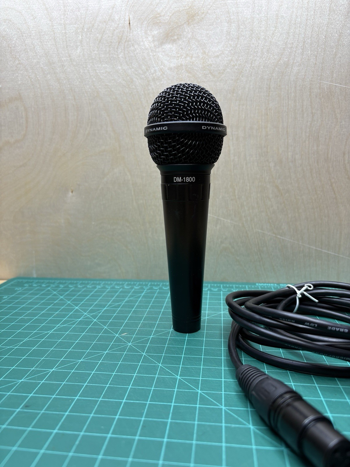 Leader DM-1800 Dynamic Microphone with High Grade XLR Cable / Tested & Working