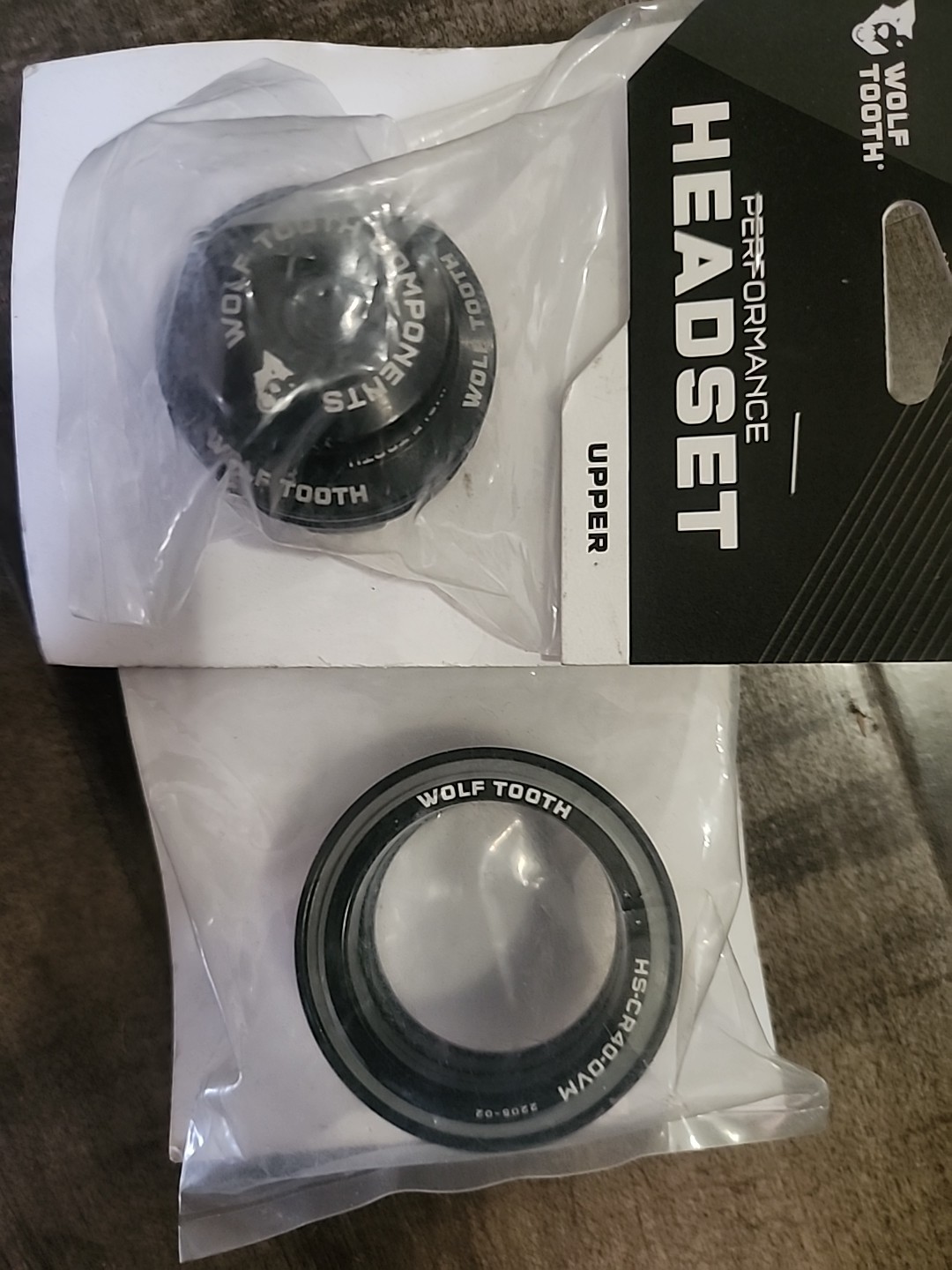 wolf tooth headset 1 1/8 X 1 1/4