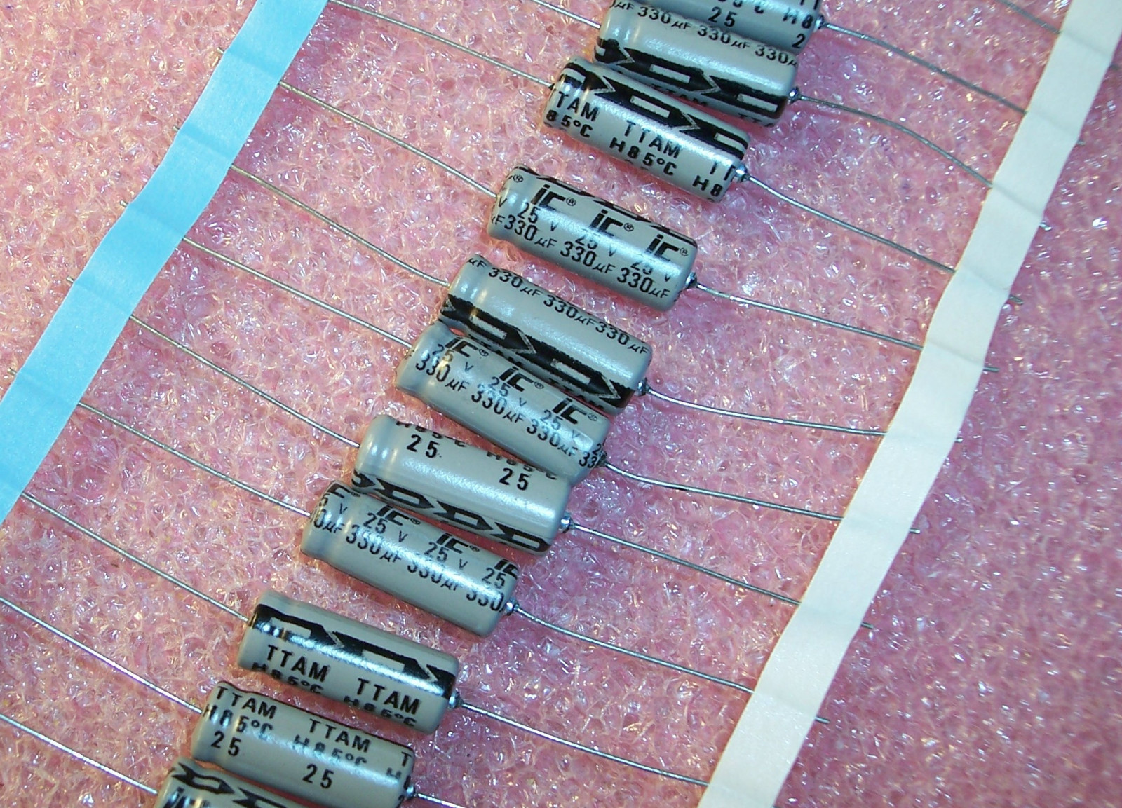QTY (20)  330uf 25V 8x20mm AXIAL ALUMINUM ELECTROLYTIC CAPACITORS 337TTA025M