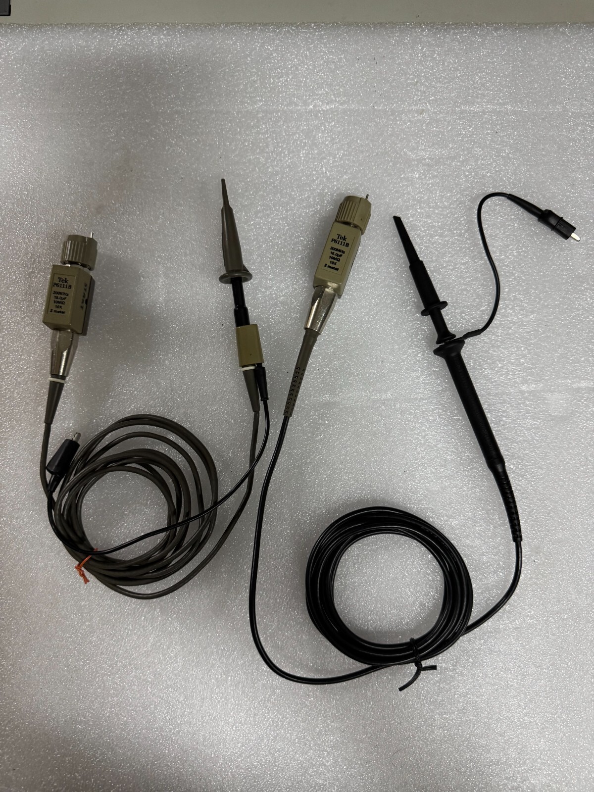 Tektronix P6111B 200 MHz 10X Passive Probe w/Readout