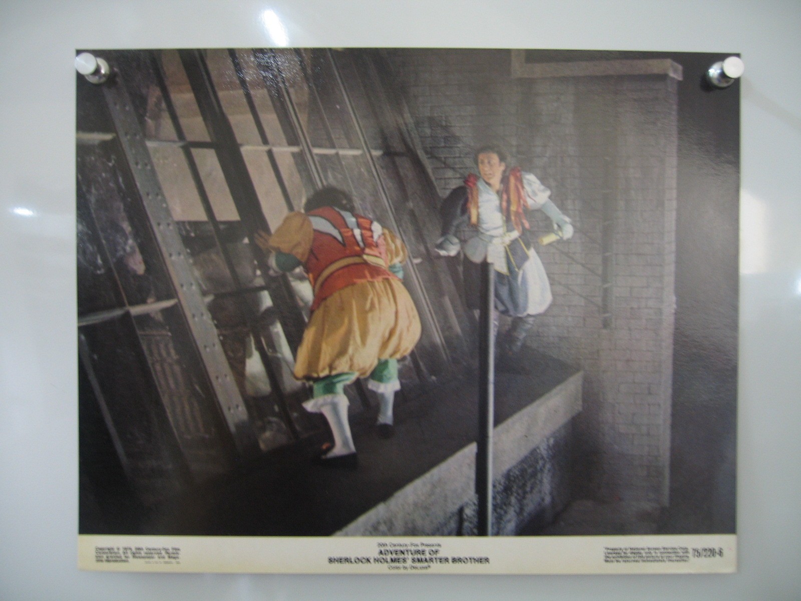 SHERLOCK HOLMES' SMARTER BROTHER-GENE WILDER-ROOF FIGHT FN