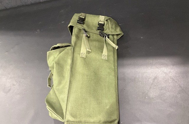GENUINE US MILITARY HARRIS RADIO SET CARRIERS. ARMY GREEN , NEW & HIGH QUALITY !