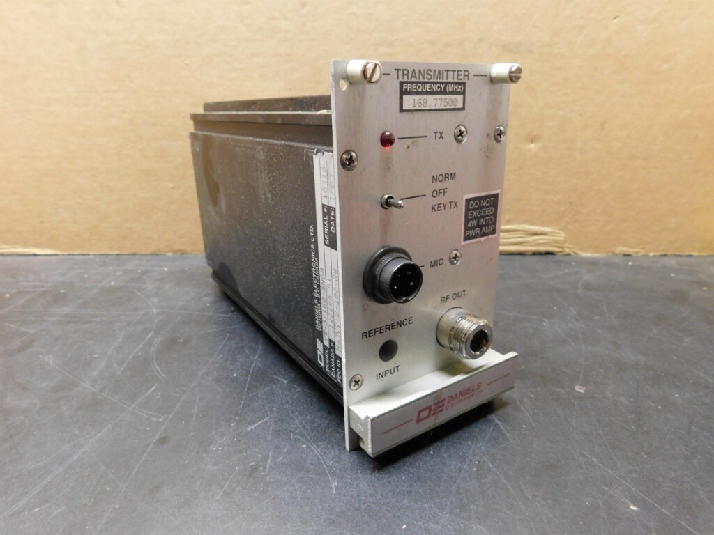 DANIELS ELECTRONICS VT-3/160-SNA800 -- 160MHz Transmitter