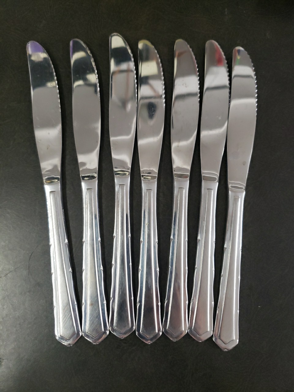 International Stainless Flatware Dinner Knives 8.5" Lot of 7 Taiwan