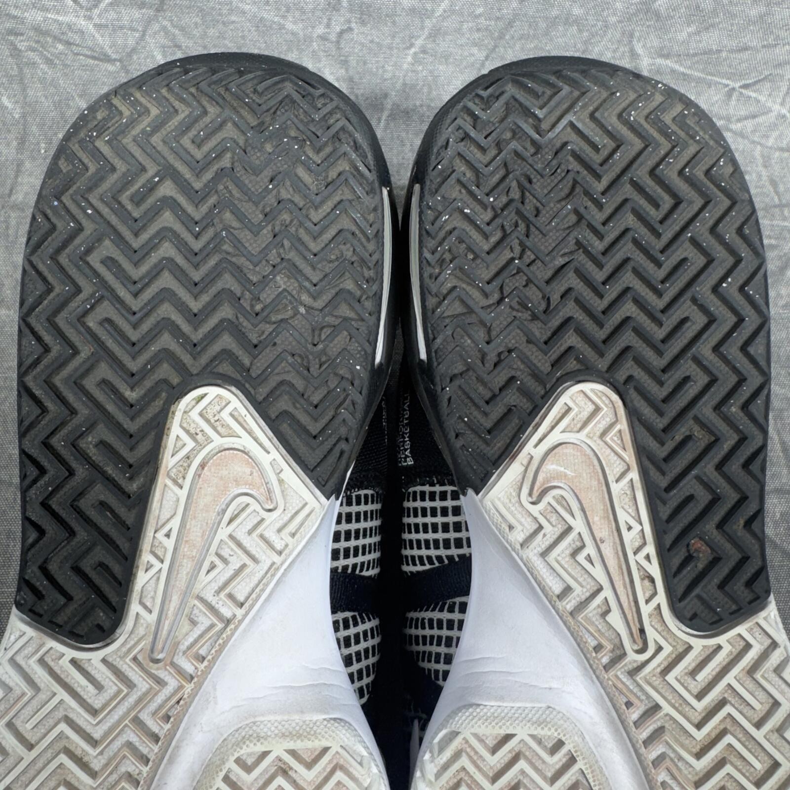 Nike Men's 10 Black LeBron Witness VII DM1123-100
