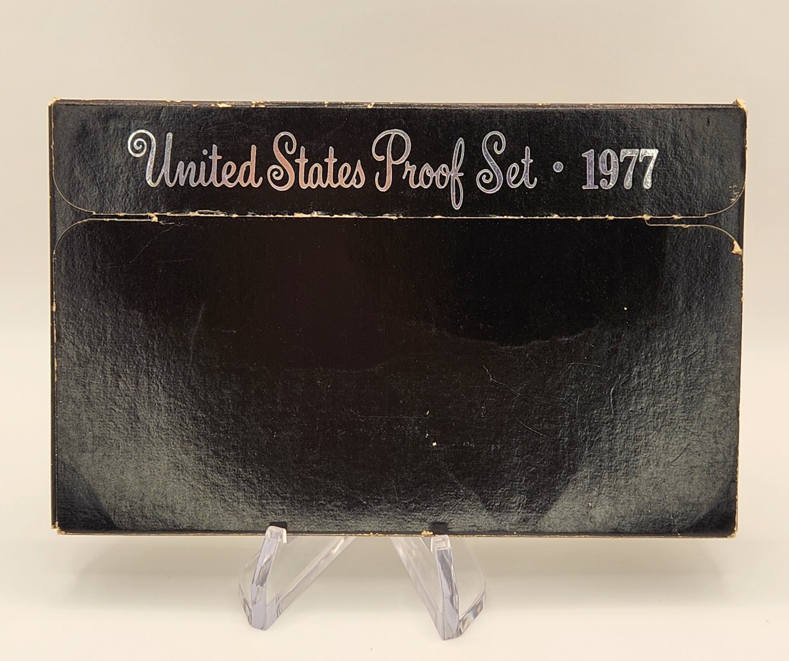 1977 United States Proof Uncirculated Coin Set- (S) with 5 coins