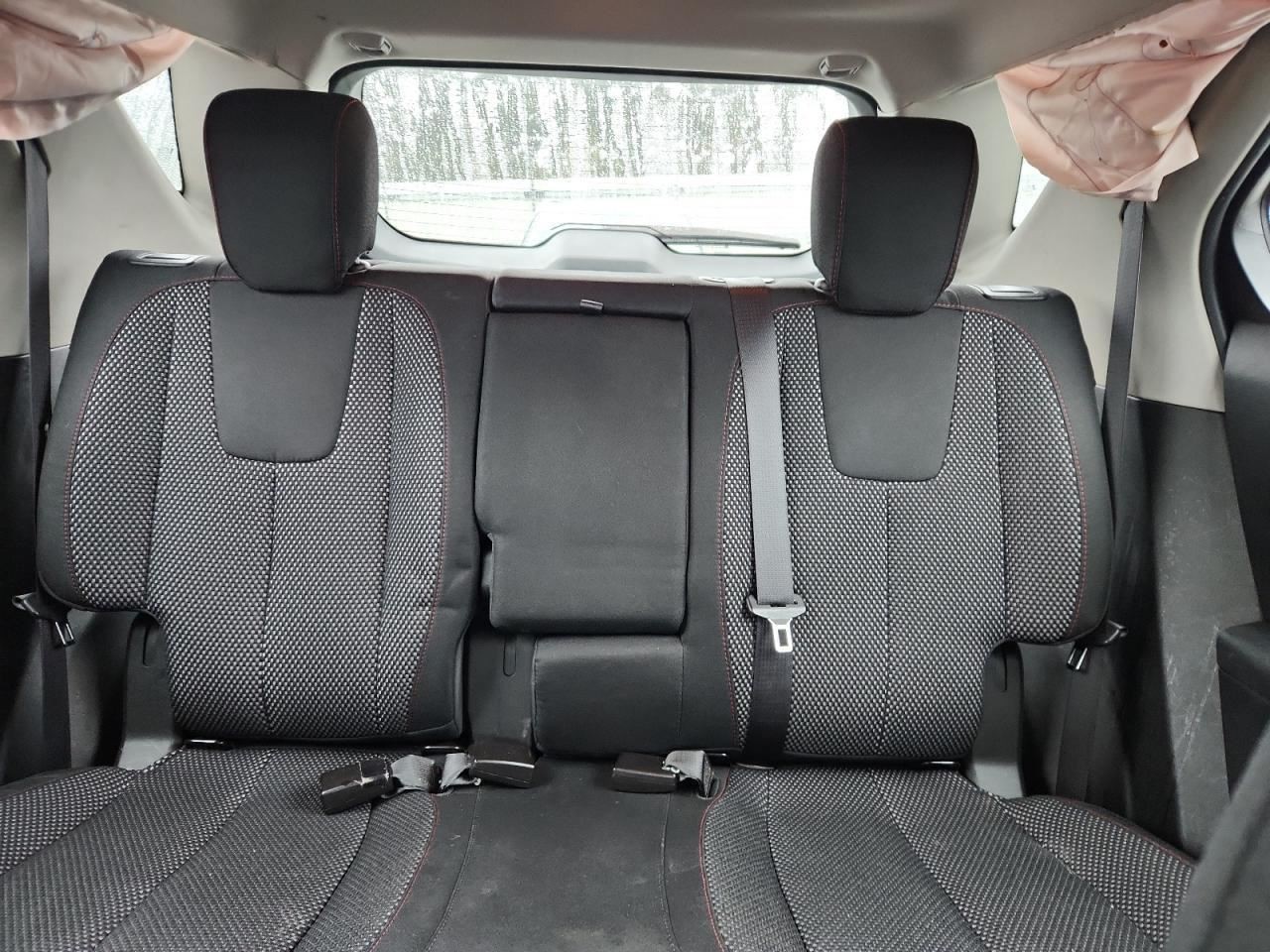 EQUINOX 2016 Glove Box 4910522