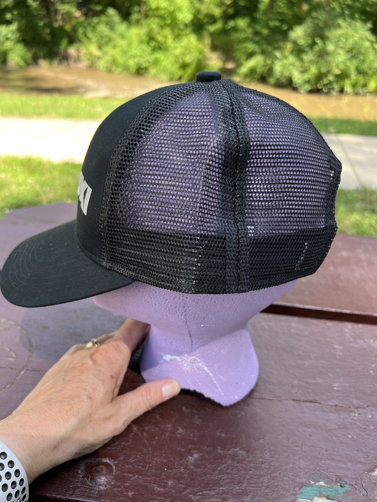 Suzuki Black Mesh Strapback Hat Cap Cotton Hat with Polyester Mesh Adj. EUC