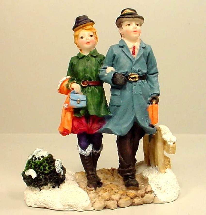 Husband and Wife Walking Figure 1/24 Scale G Scale Diorama Accessory Item