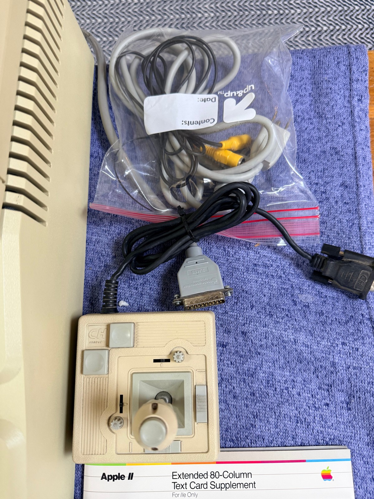 Apple IIe Enhanced Computer 128K(A2S2064) • Apple DuoDisk (A9M0108) • Working