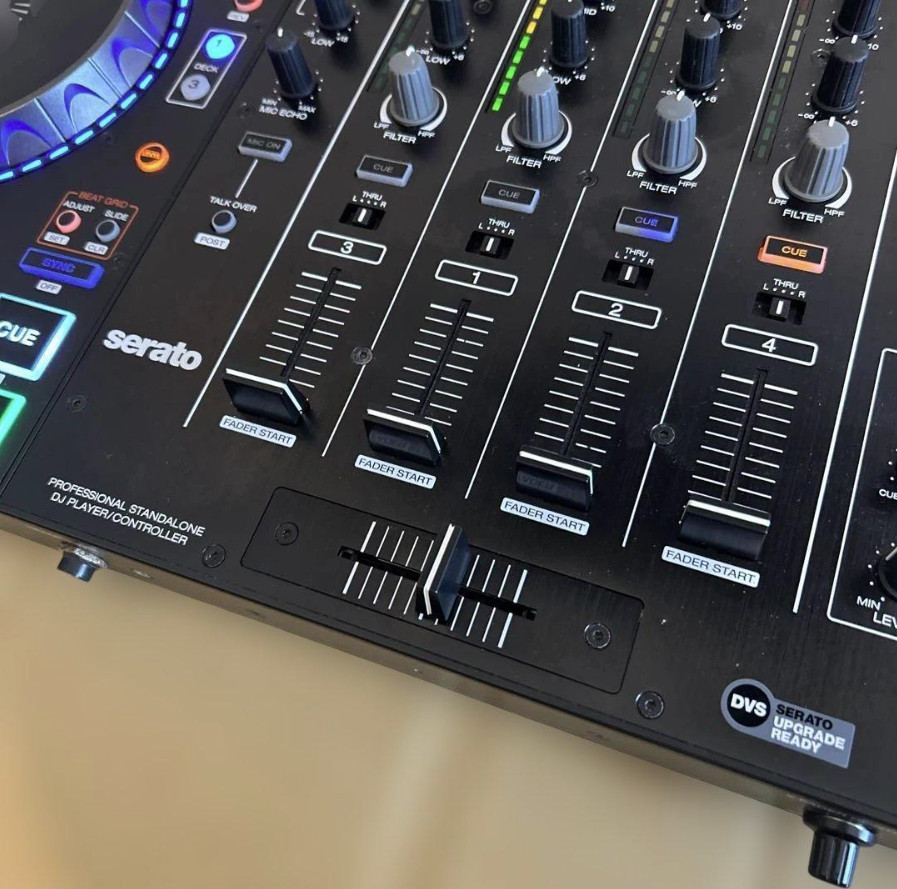 DENON DJ MCX8000 PROFESSIONAL STANDALONE DJ PLAYER / CONTROLLER USB DC12V