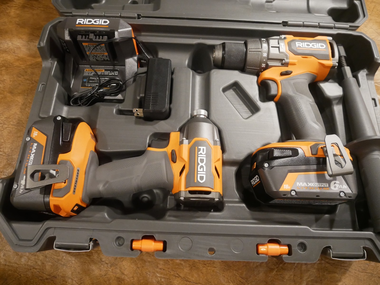 Ridgid 18V Brushless 2-Tool Kit with MaxOutput 6.0Ah and 4.0Ah
