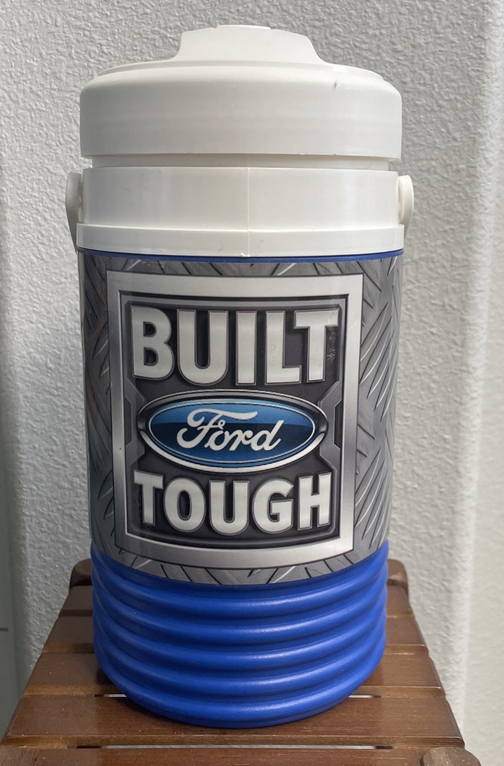IGLOO “Built Ford Tough” 1/2 Half Gallon Water Jug Cooler Blue White Handle