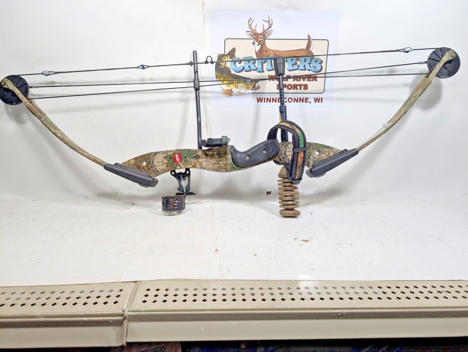 PSE Team Fitzgerald 28-30" Draw 55-65 lbs Compound Bow Package!  RightHand!