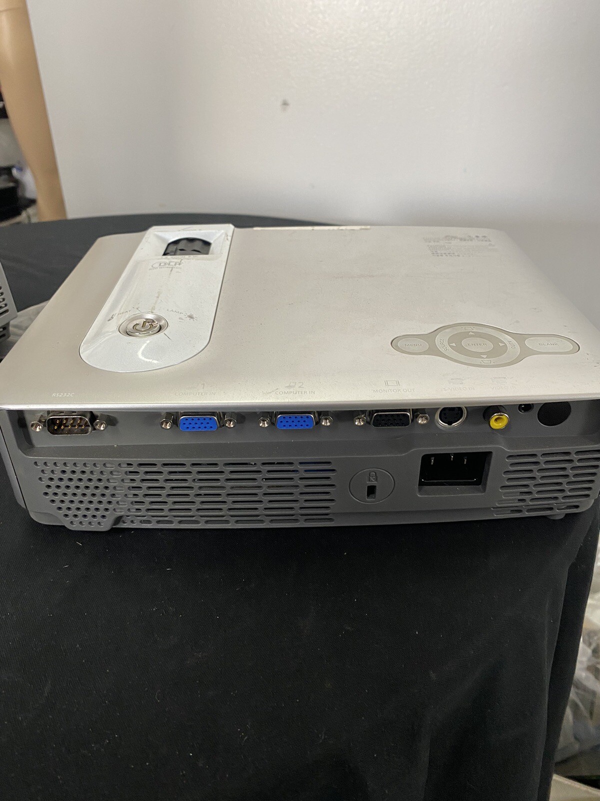 TAXAN DATA PROJECTOR KG-PV131XH30