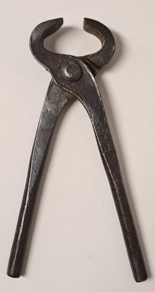 Antique V & B Cast Iron Nippers 6" Blacksmith Farrior Farm Vaughan & Bushnell