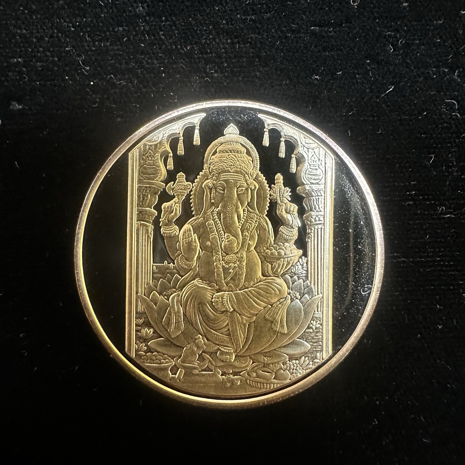Ganesha India Hinduism Buddhist 1oz Ounce .999 Silver Round proof like