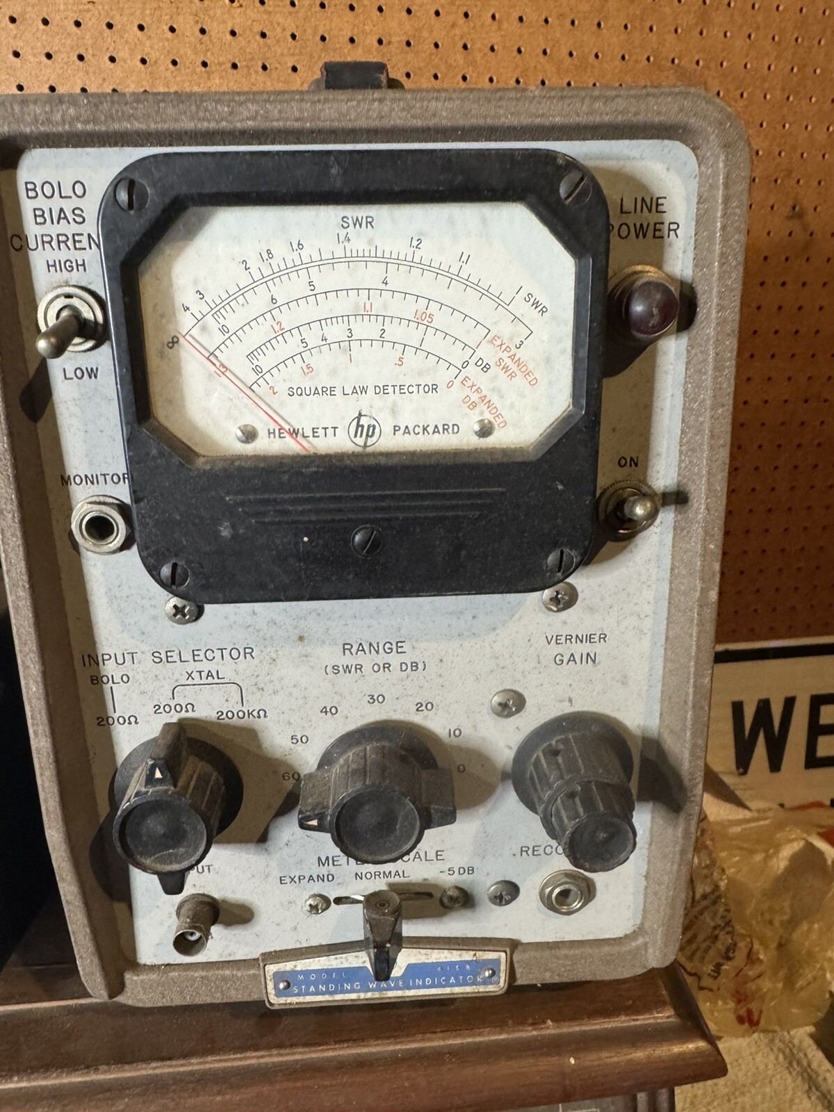 Hewlett Packard 415B  Vacuum Tube Voltmeter HP with probe UNTESTED -Powers Up-