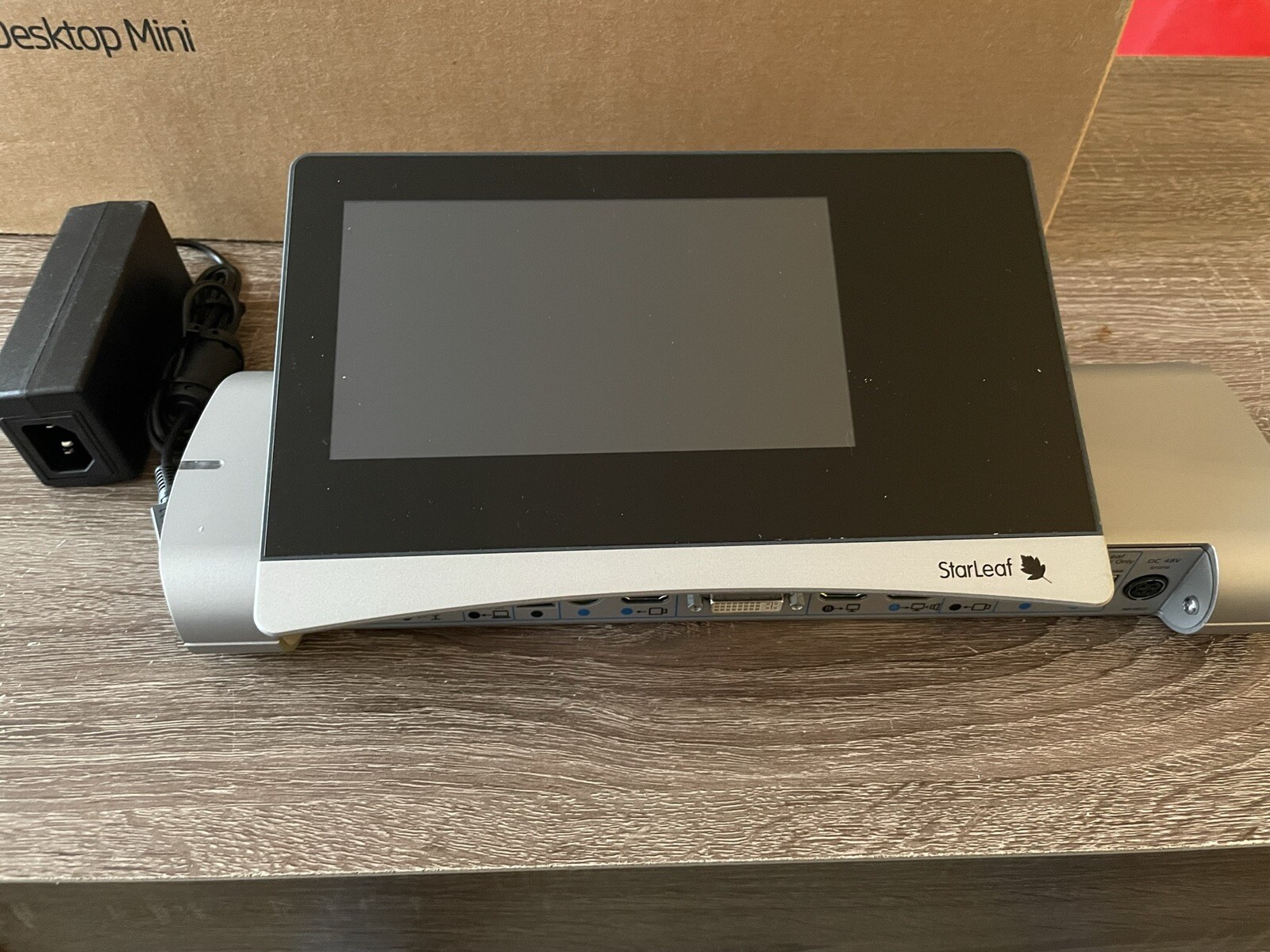 StarLeaf 3330 Group Teleconference System with StarLeaf Room System Touch 2036