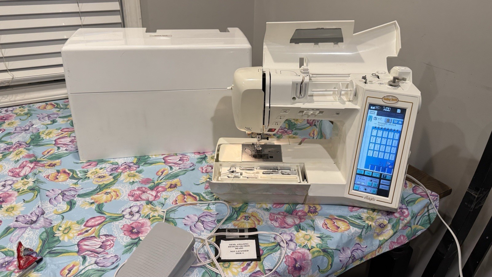 Baby Lock Ellageo ESg3 Computer Sewing Machine W Case & Accessories
