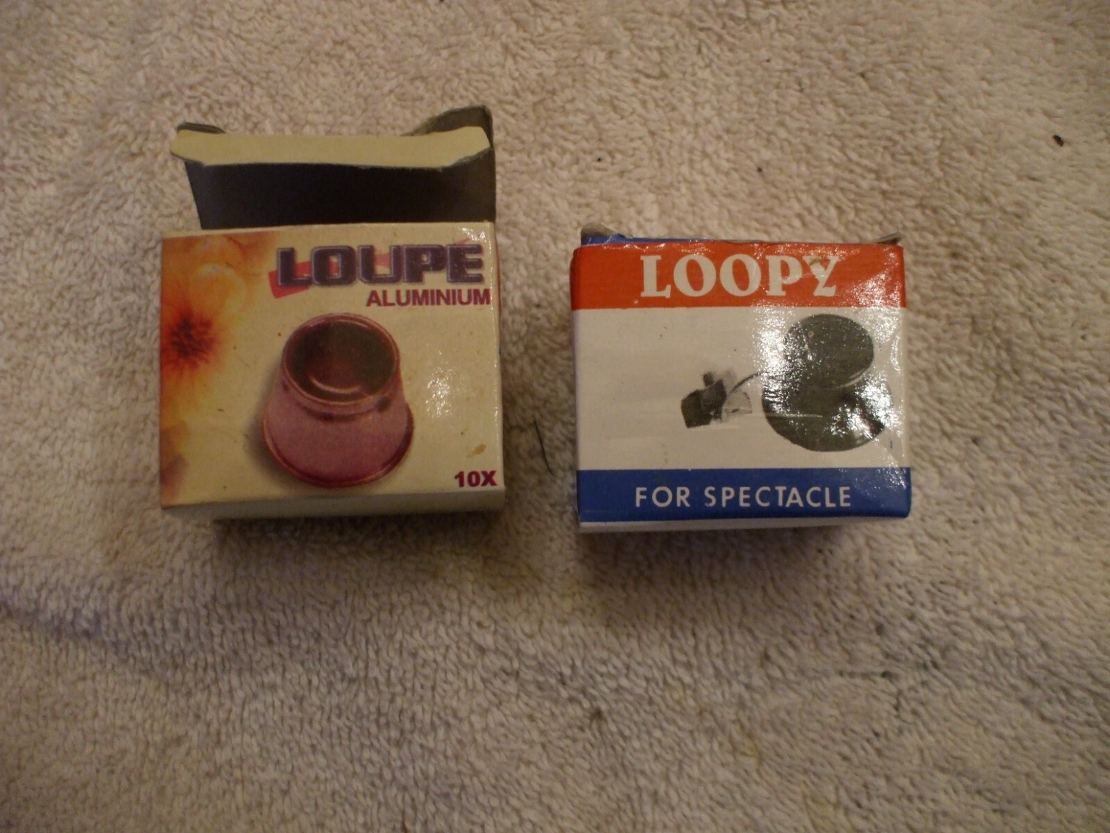 1 DOUBLE LENSE PLASTEC LOOPE MAGNIFYING LOOP AND A SINGLE ALUMNIUM LOUPE