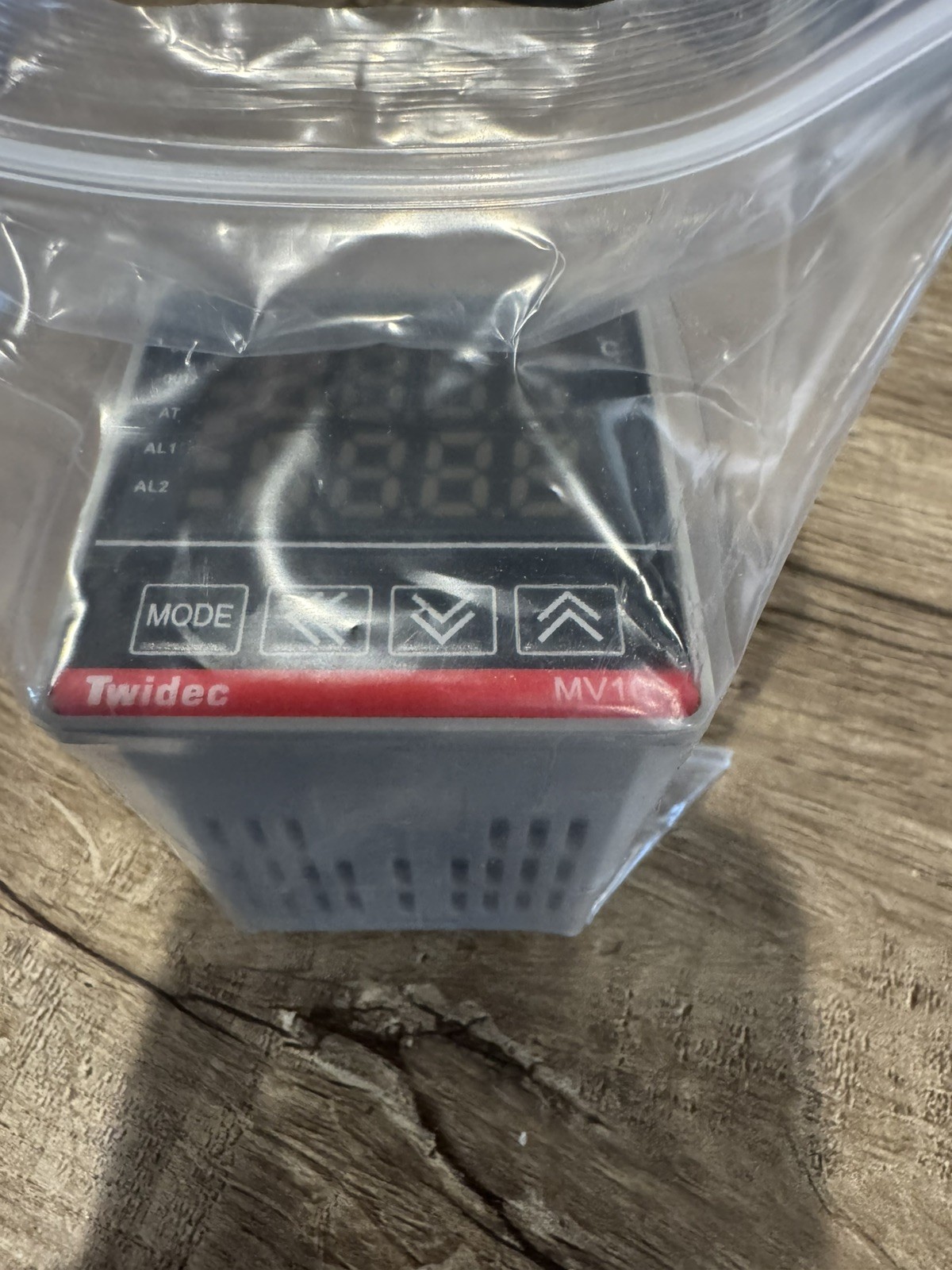 MV100-B10 PID Controller for Accurate Temperature Control