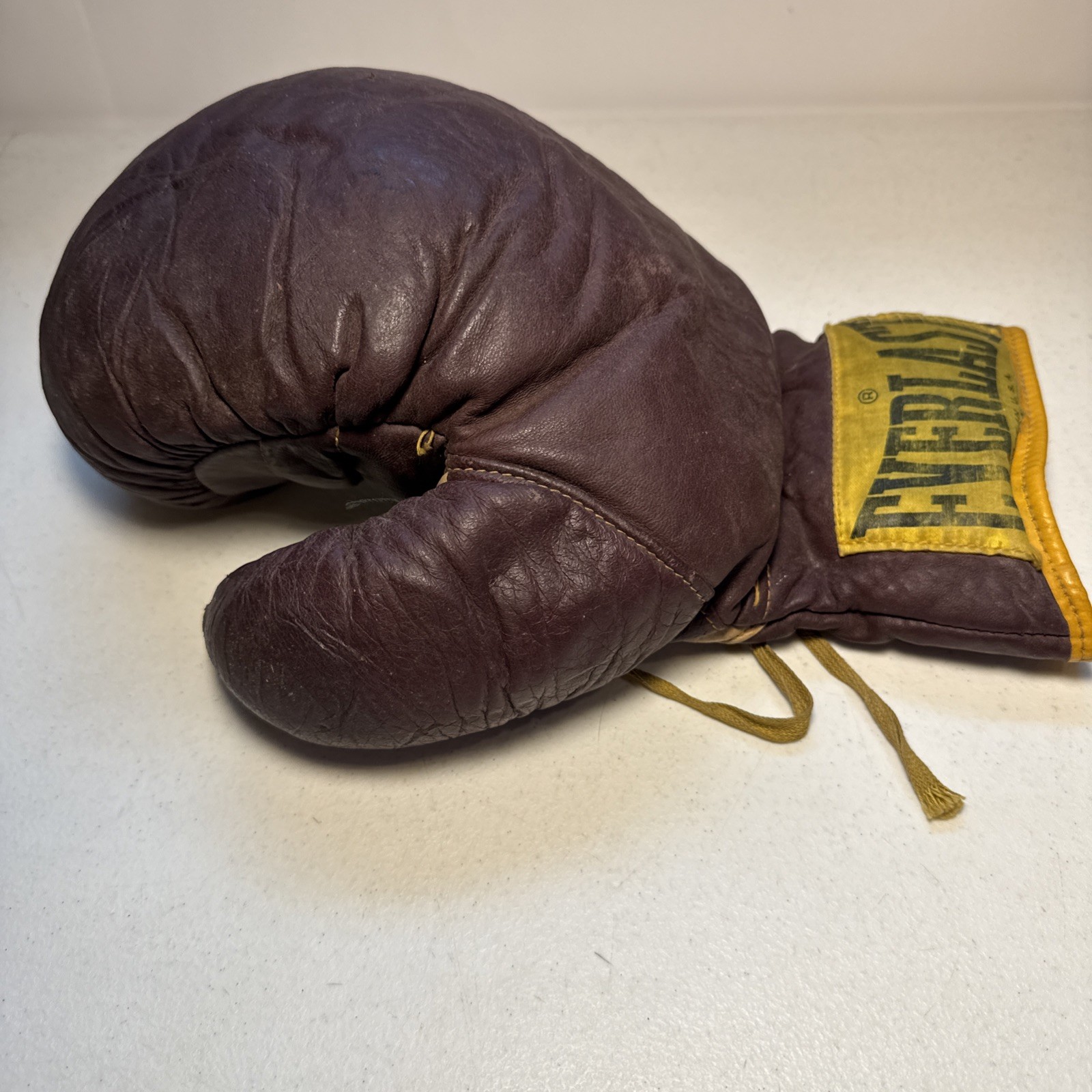 Everlast Vintage Boxing Glove (Right) Official Leather Lace-Up 14oz