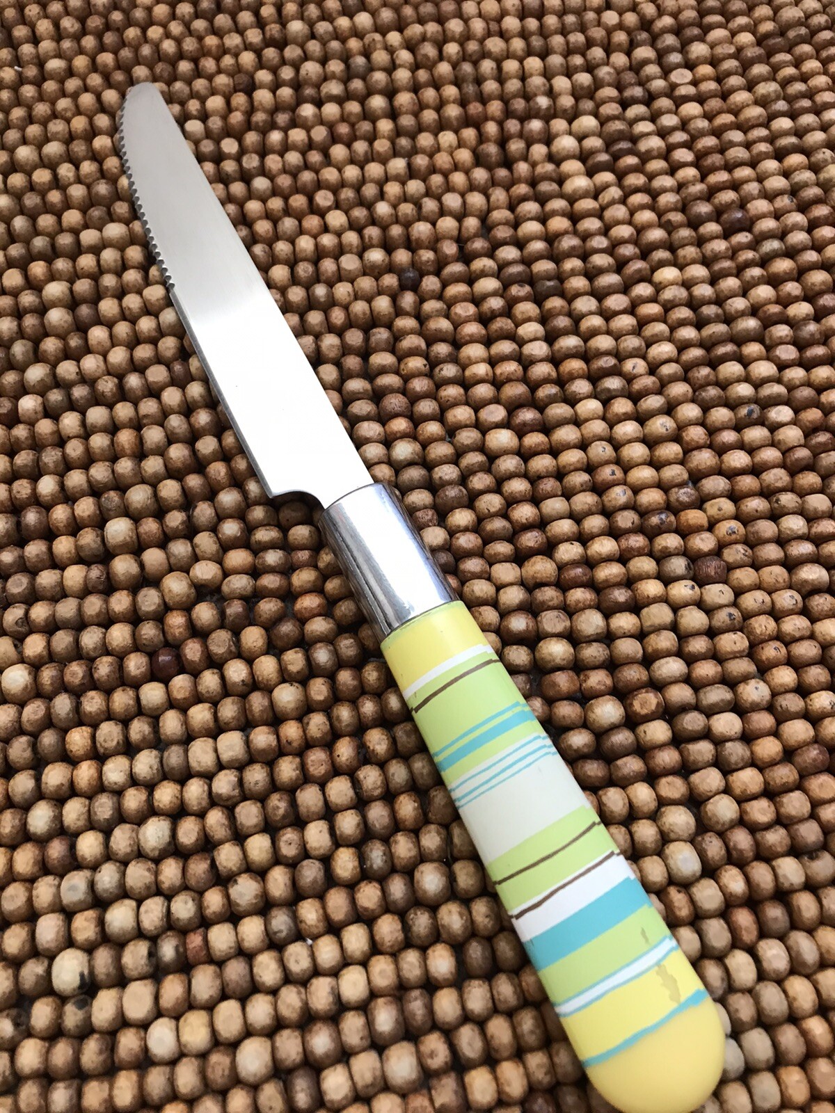 Unbranded Stainless Plastic Yellow Turquoise Brown Stripes DINNER KNIFE 8 5/8”