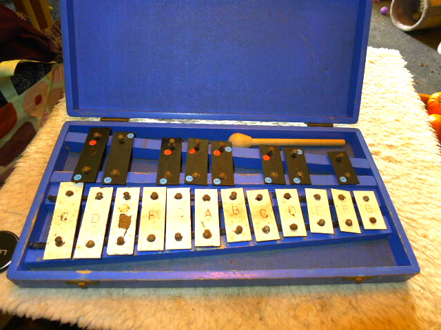 Cased Chromatic Glockenspiel.. 20 Keys.. With Beater.. GC