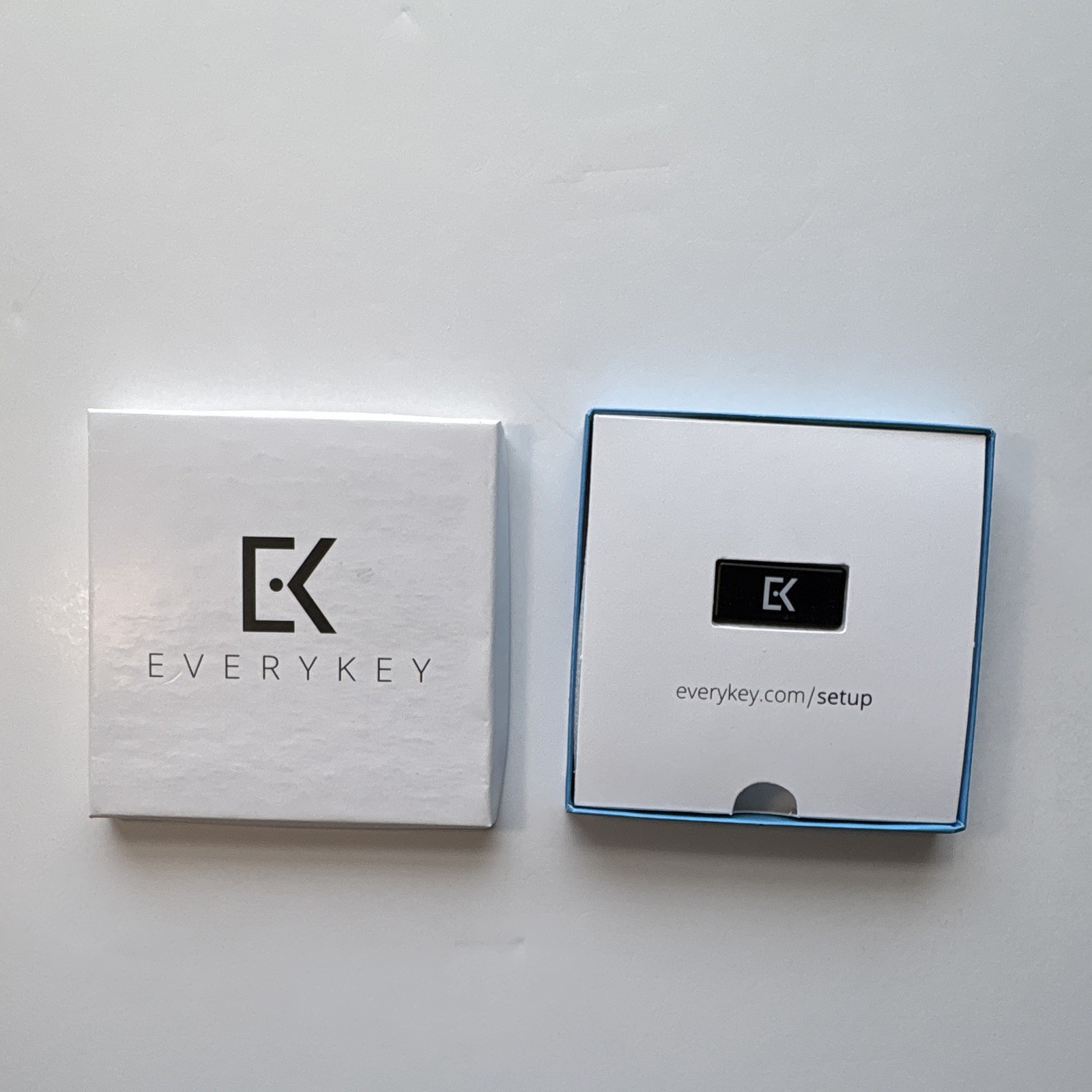 Everykey Password Manager Access Control Device Kit w/ Charging Cable & Key Ring