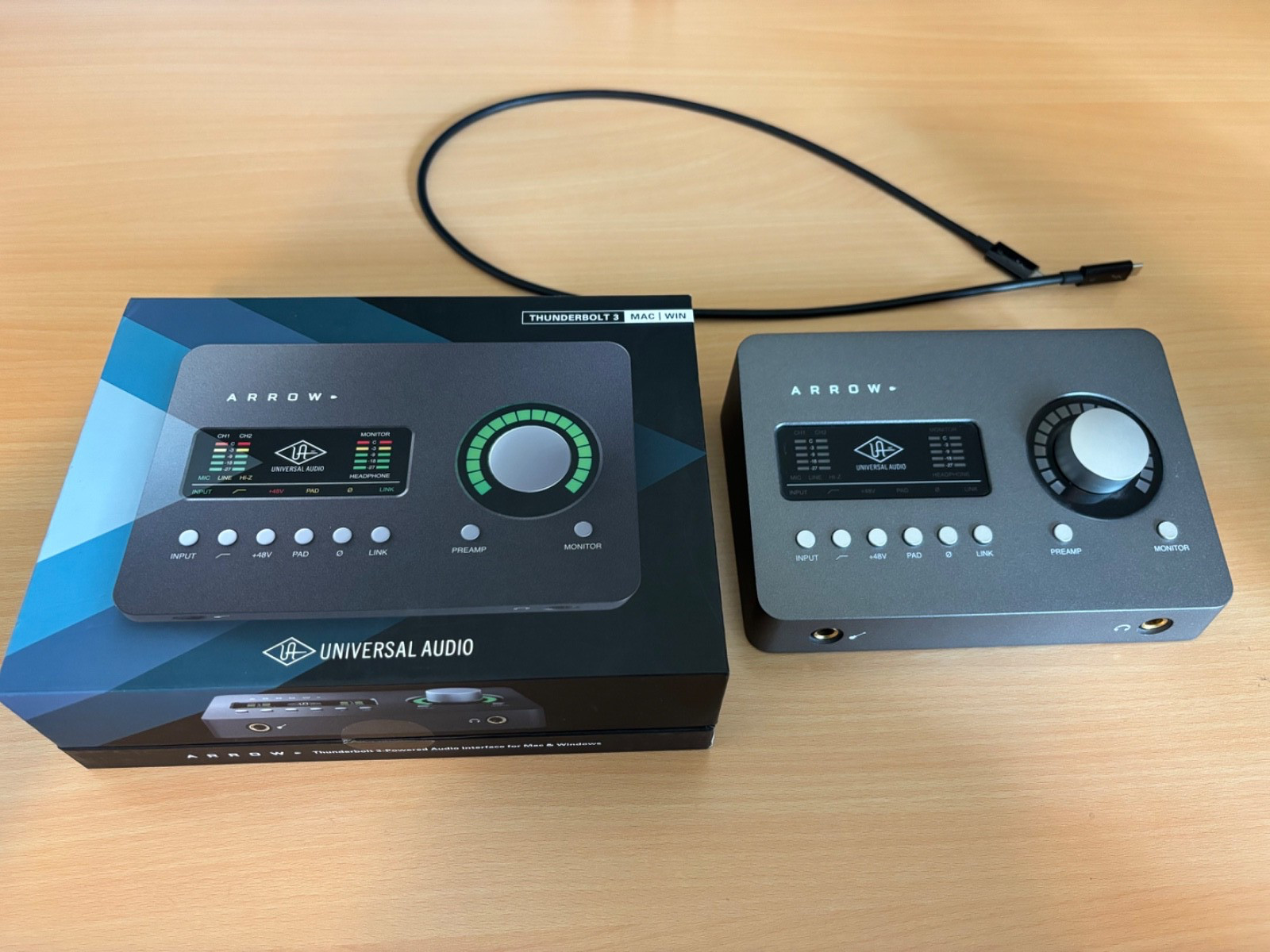 UAD Arrow Audio Interface with TB3 cable and Plugins