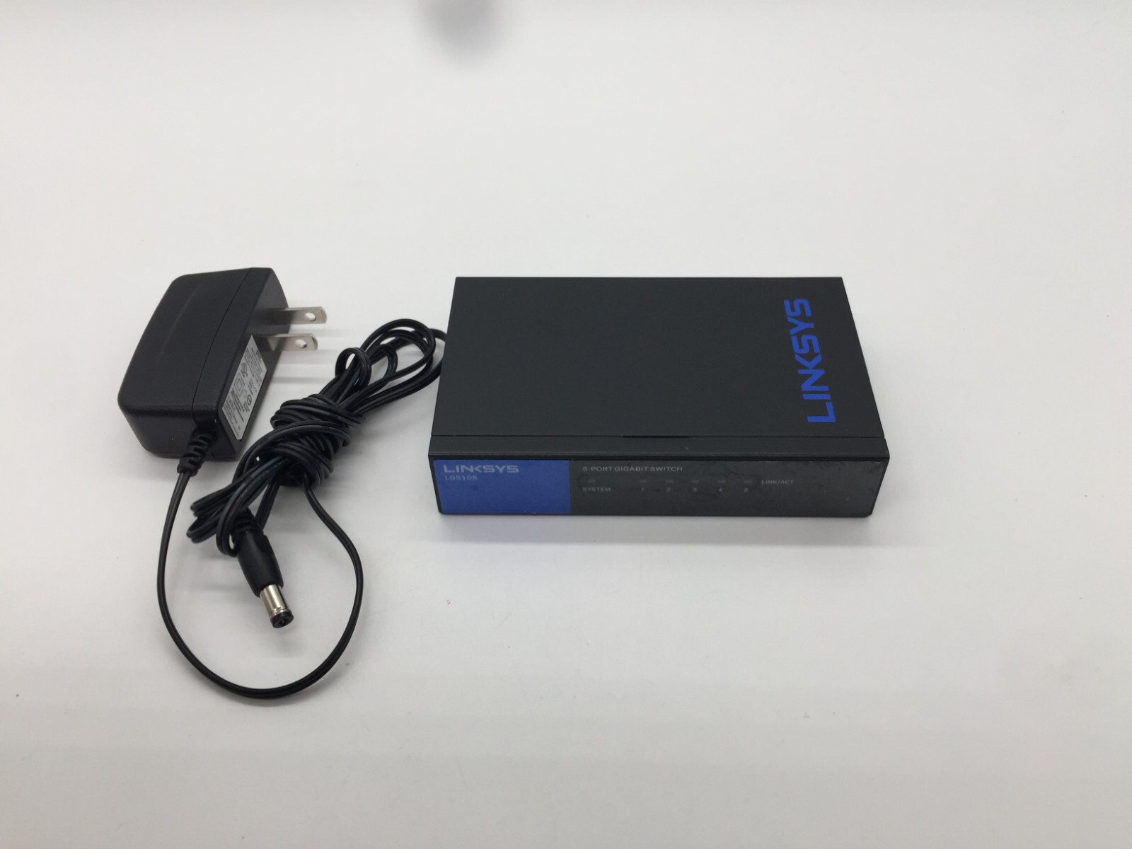 Linksys LGS105 5-Port Gigabit Ethernet Switch W/POWER CABLE FREE S/H