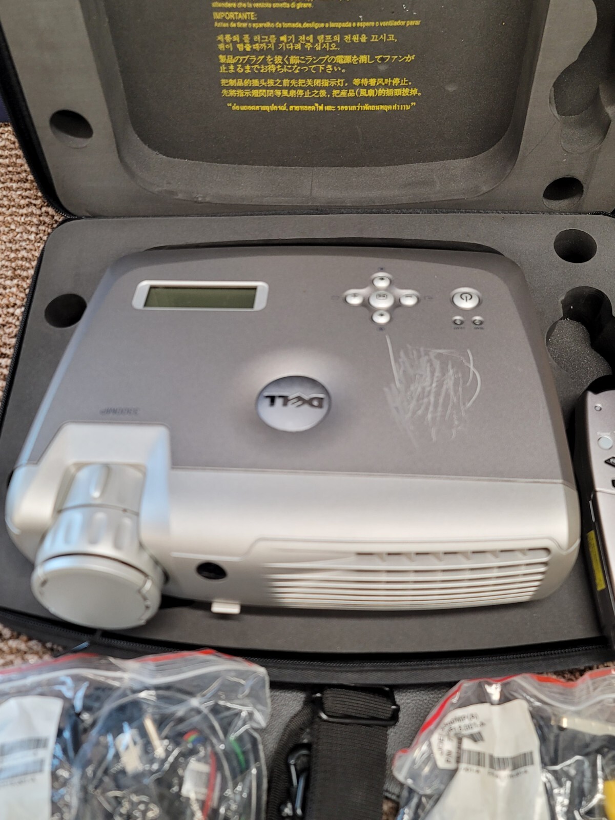 Dell 3300MP DLP Projector Portable Desktop Conference Presentation Remote Laser