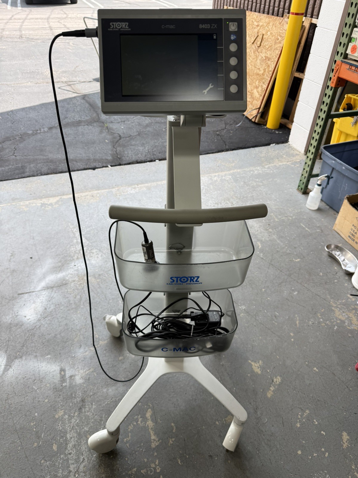Karl Storz 8403 ZX C-MAC with Rolling Stand